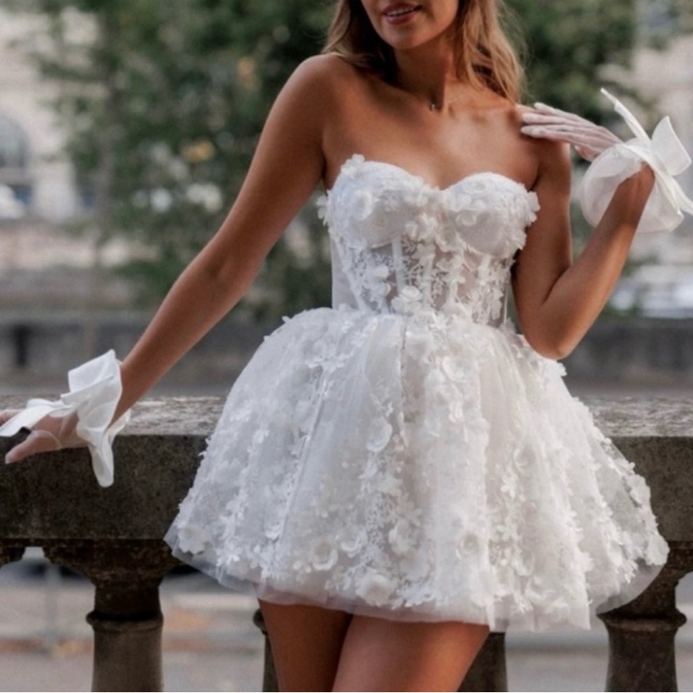 Rosie Etienne Fleur short bridal/reception dress